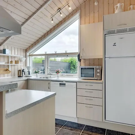 Sulo - 500m From The Sea By Interhome 펜션 *